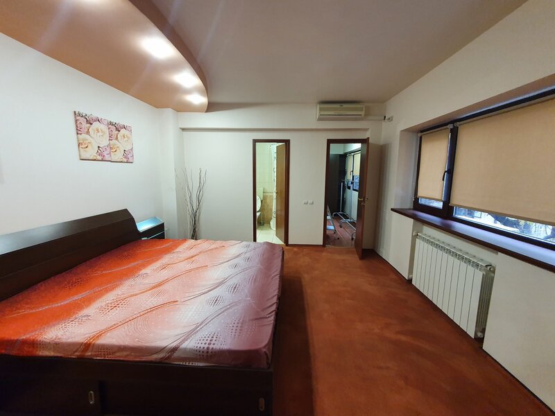 Universitate, Ultracentral,